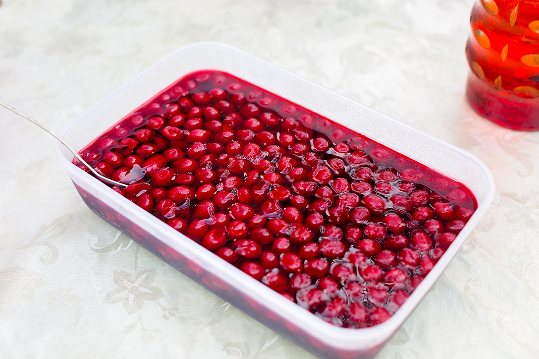 Cherry Jell-O with cherries