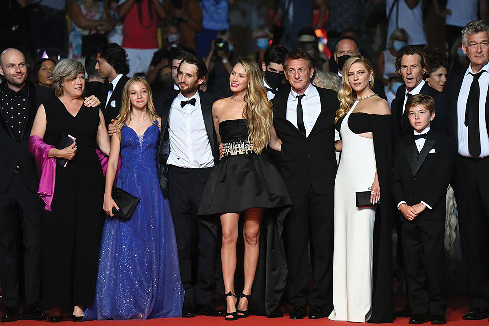 Photo of J’ai survécu en regardant « Flag Day » d’après mon journal au Festival de Cannes