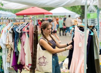 2023-07-15 Mpls Vintage Market-Minnehaha Falls Art Fair-Darin Kamnetz-120