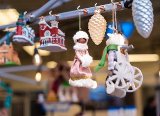 A Very Vintage Christmas 12/20/24 Mpls Vintage Market Holidazzle Darin Kamnetz