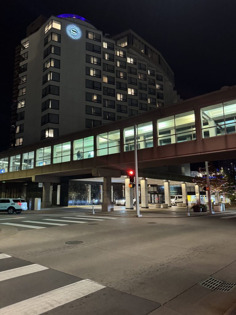 exterior of Minneapolis Sheraton
